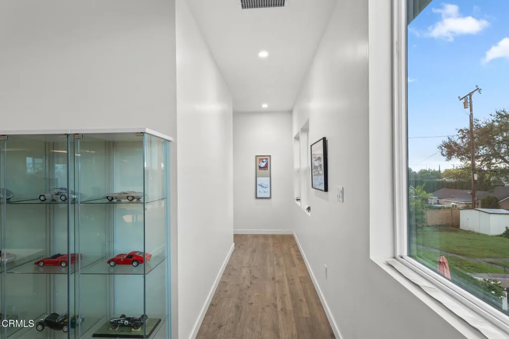 1818 New York Drive, Altadena, California 91001 home-pic-20